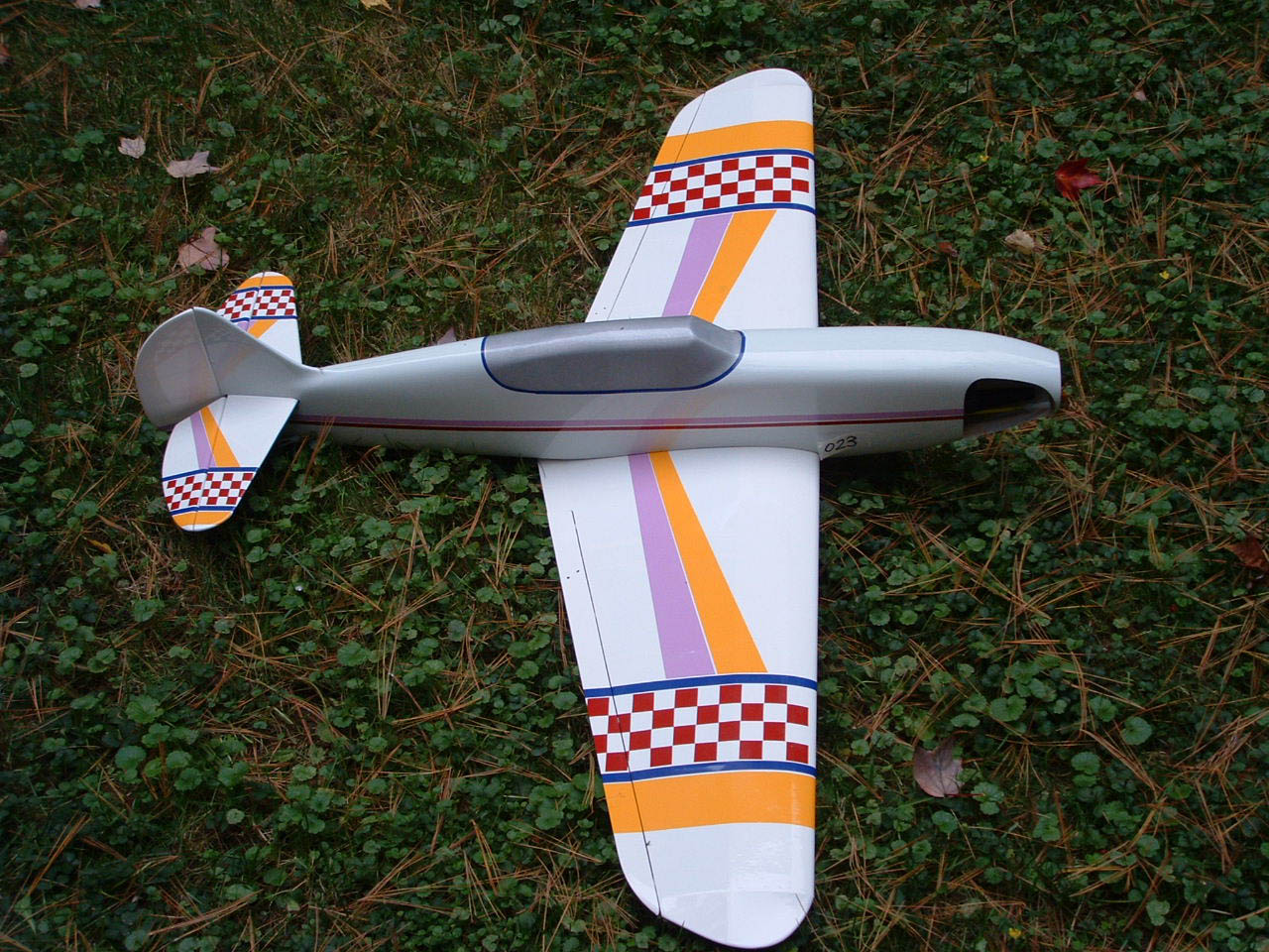 ARF_p40_023_low_wing_trainer_120cm_b